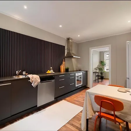 Διαμέρισμα Charming Townhouse