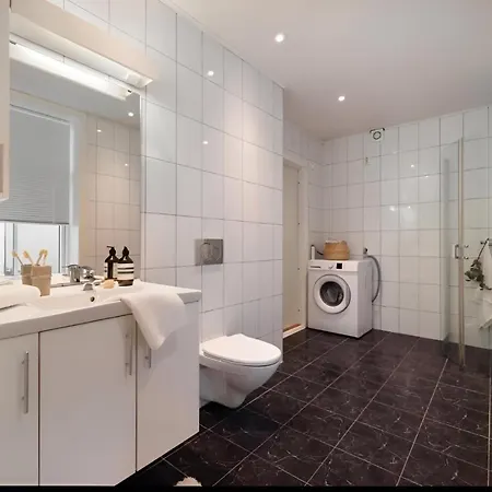 Charming Townhouse * Μπέργκεν